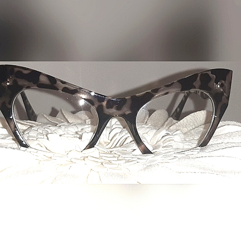 Stylish Tortoise Shell Glasses